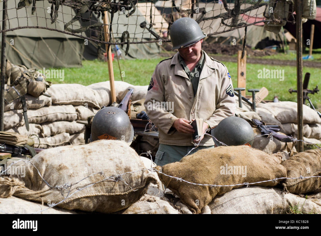 Ww2 soldiers trenches hi-res stock photography and images - Alamy