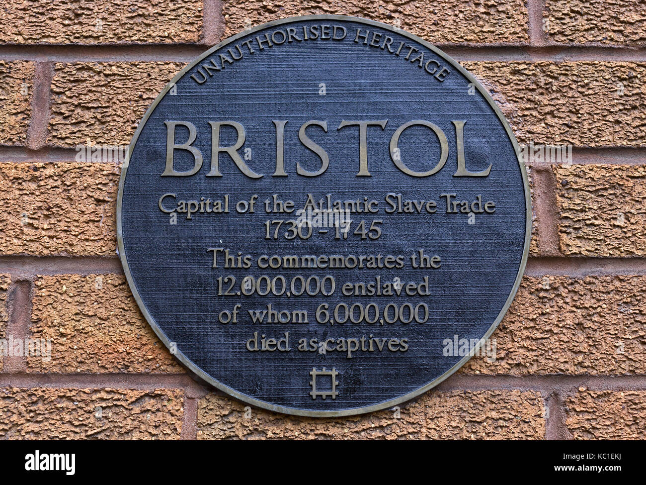 A plaque by artist Will Coles marking Bristol’s involvement in the Atlantic slave trade. It is similar to one placed on a statue of Edward Colston. Stock Photo