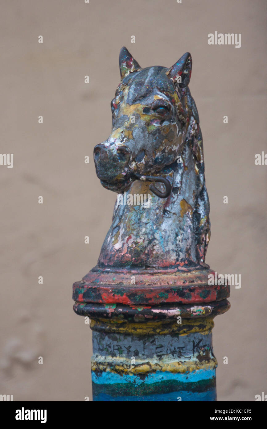 Iron posts hi-res stock photography and images - Alamy