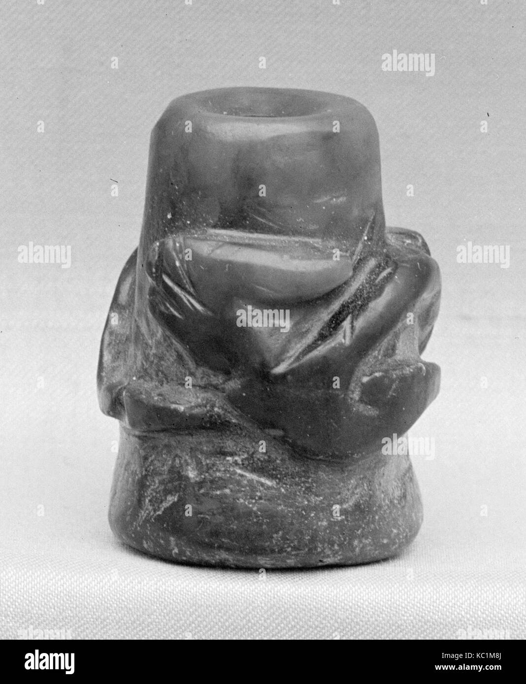 Bead, Han dynasty (206 B.C.–A.D. 220), China, Jade, H. 1 1/16 in. (2.7 cm); Diam. 7/8 in. (2.2 cm), Jade Stock Photo