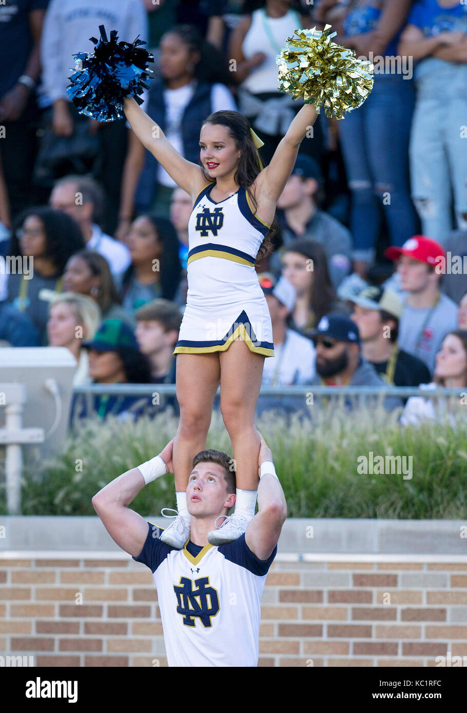 South Bend, Indiana, USA. 30th Sep, 2017. Notre Dame cheerleaders ...