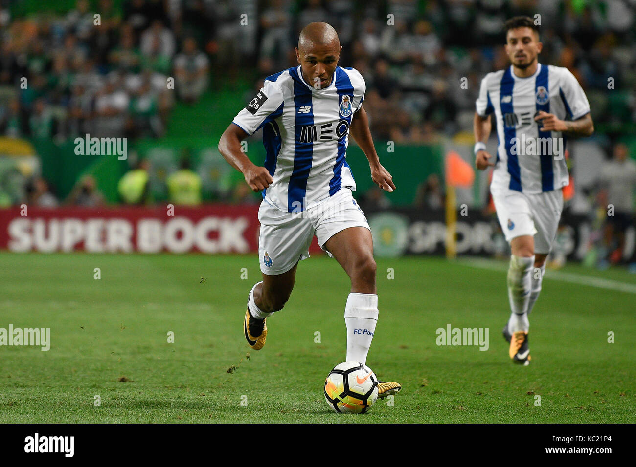 Portugal, Lisbon, 01.10.2017 - PORTUGUESE LEAGUE: SPORTING CP x FC PORTO - Yacine Brahimi from FC Porto in action during Portuguese League, Liga NOS, football match between Sporting CP and FC Porto in Alvalade Stadium on October 01, 2017 in Lisbon, Portugal. Credit: Bruno de Carvalho/Alamy Live News Stock Photo