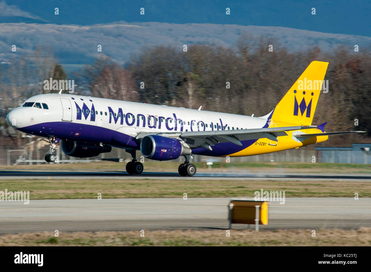 Airbus A320 Monarch Airline. October 2, 017 The british company has failed. Founded on June 5, 1967 by Bill Hodgson based at Luton Airport. A300 B757 Stock Photo