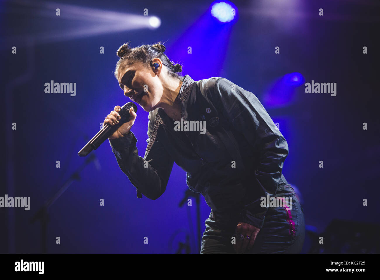 Torino, Italy. 01st Oct, 2017. The Italian singer/song-writer Elisa performing live on stage at the Officine Grandi Riparazioni. Credit: Alessandro Bosio/Pacific Press/Alamy Live News Stock Photo