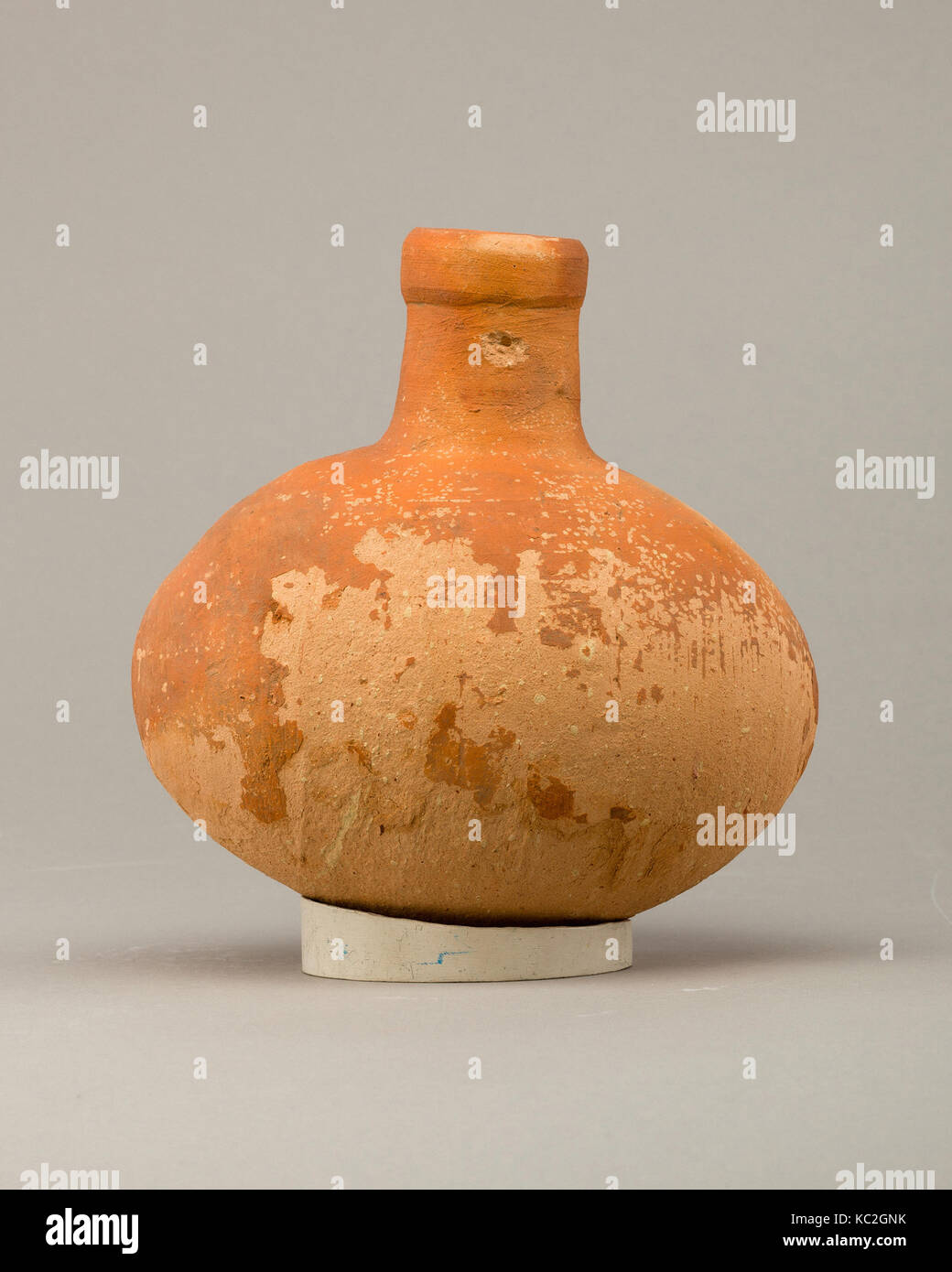 Bottle, Roman Period, 30 B.C.–A.D. 364, From Egypt, Middle Egypt, Oxyrhynchus (Bahnasa), EEF excavations 1904–05, Pottery Stock Photo