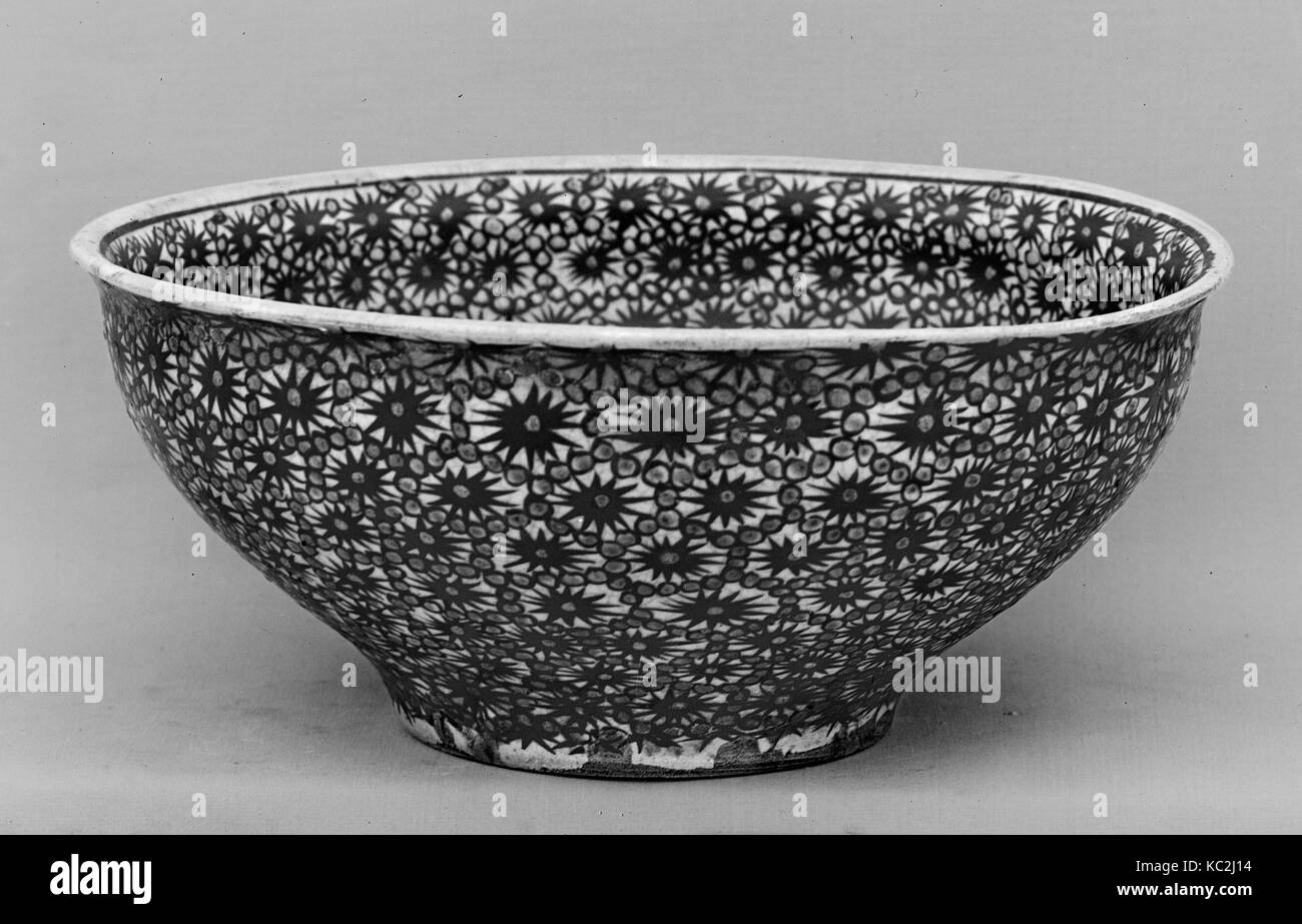 Bowl, Edo period (16151868), 18th century, Japan, Clay covered with a