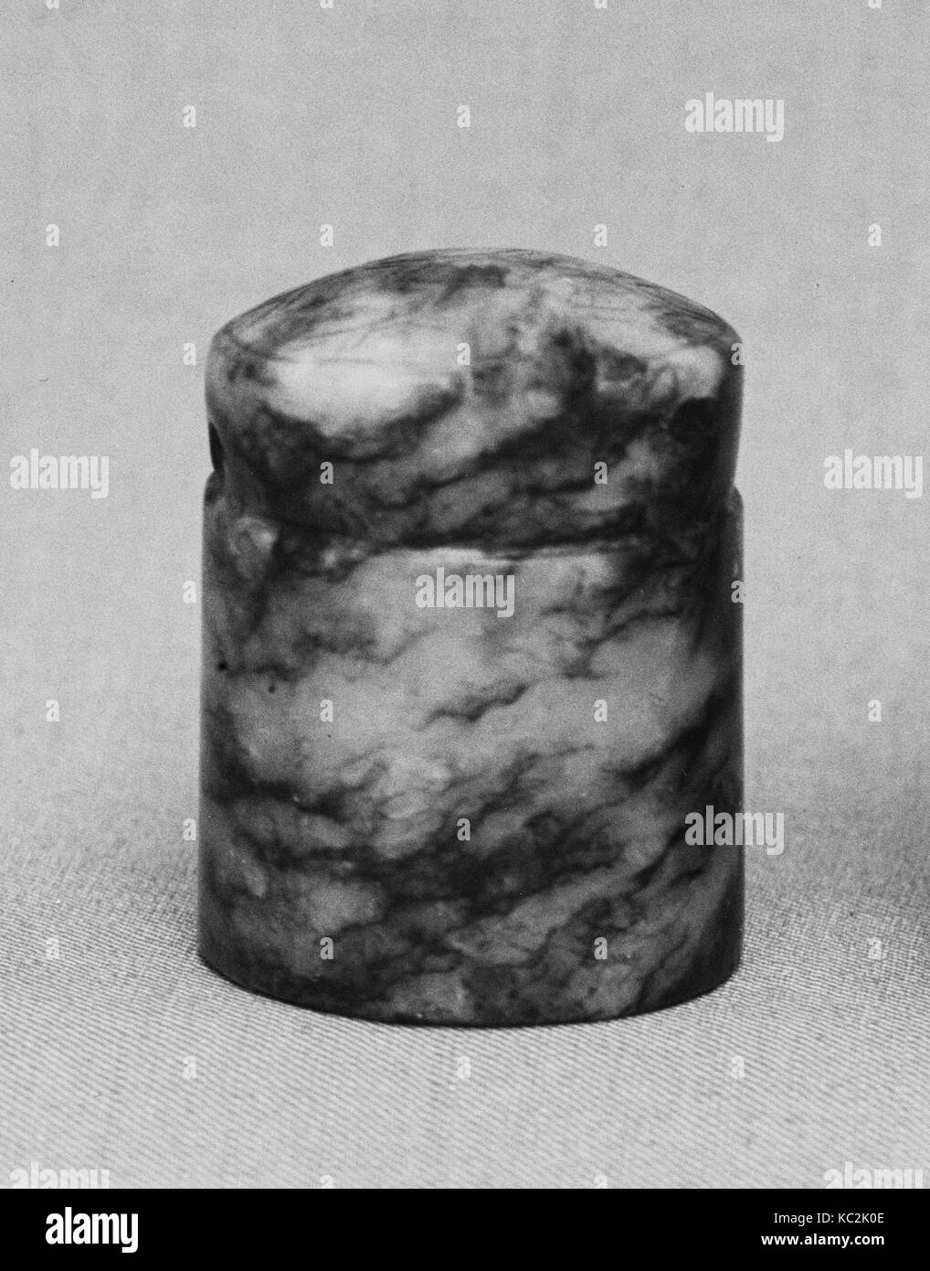 Seal, Han dynasty (206 B.C.–A.D. 220), China, Jade, H. 1 in. (2.5 cm); Diam. 3/4 in. (1.9 cm), Seals Stock Photo