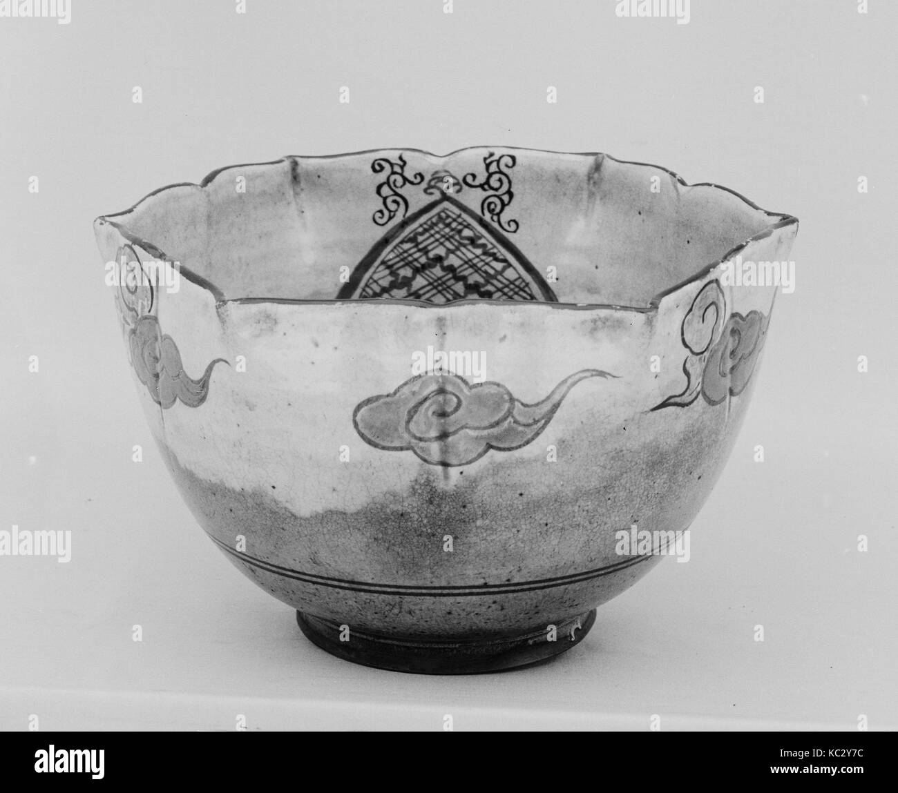 Bowl, 19th century, Japan, Clay covered with slip and a transparent