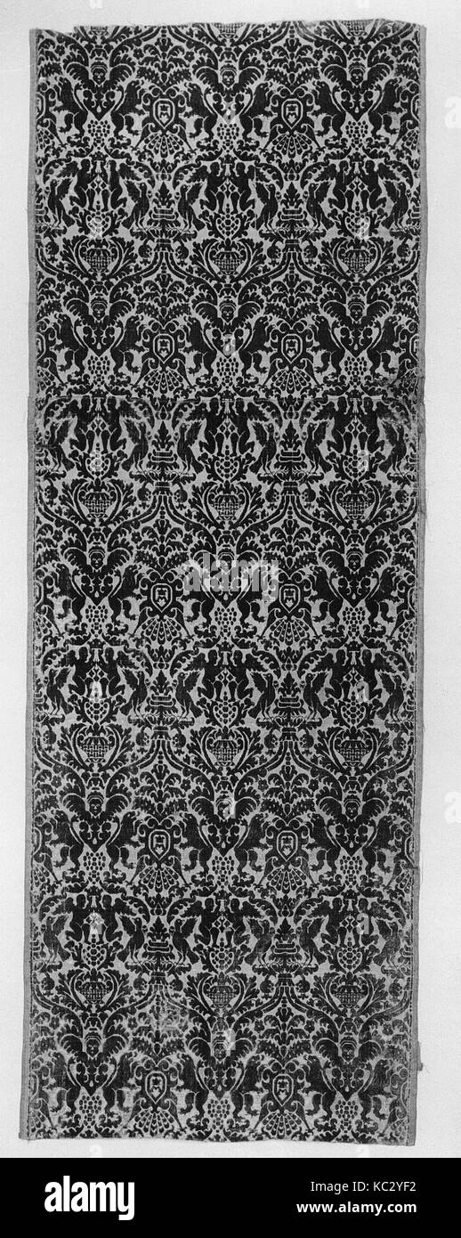 Piece, 16th century, Spanish or Italian, Silk, L. 64 1/8 x W. 22 5/8 inches (162.9 x 57.5 cm), Textiles-Velvets Stock Photo