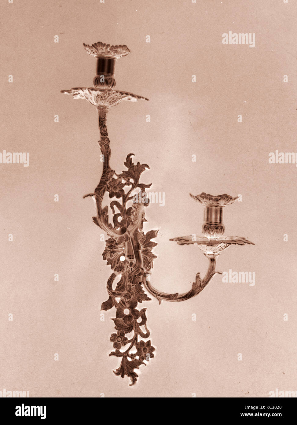 Sconce, 175070, Made in England, Gilt bronze, 16 1/8 x 9 1/8 in. (41 x