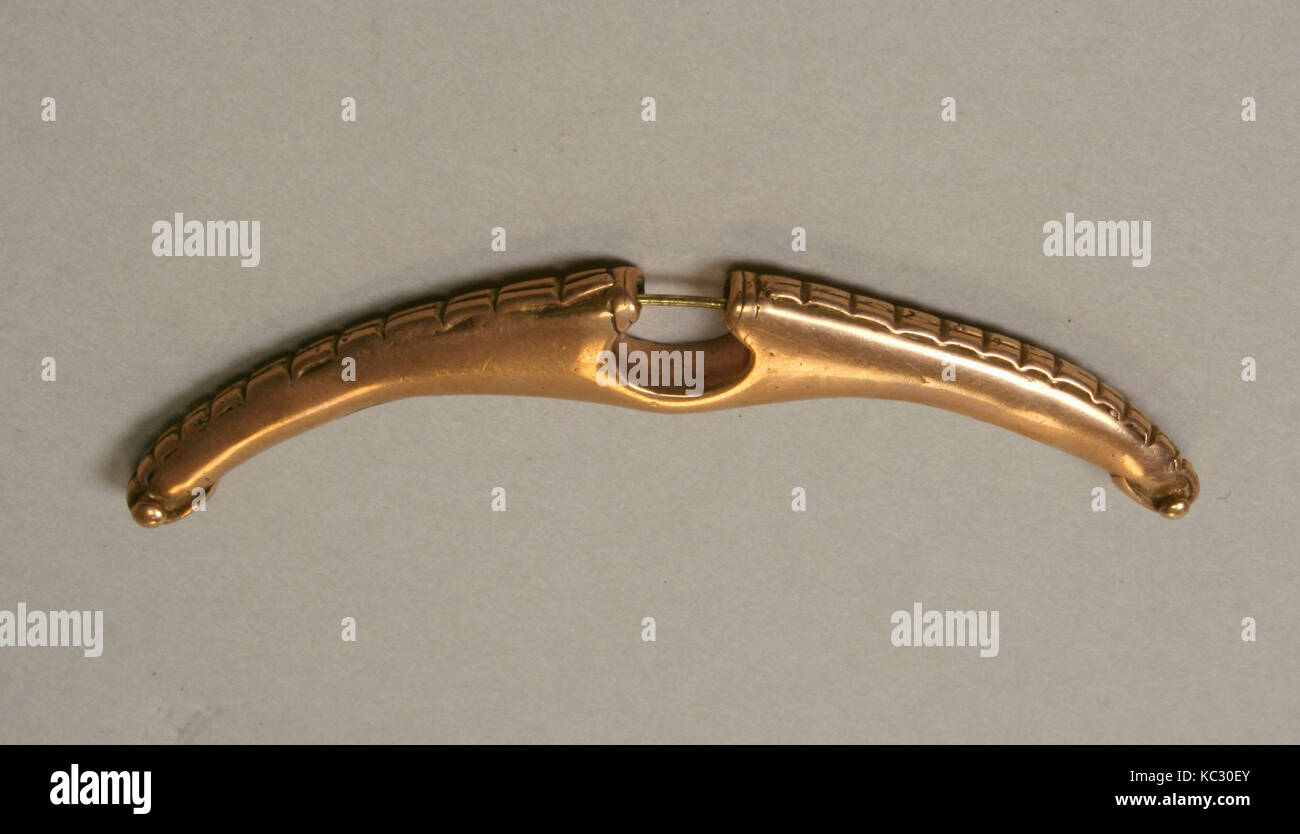 Nose Ornament, 11th–16th century, Colombia, Rio Cauca, Quimbaya (?), Gold, H. 3/4 x W. 2 3/4 in. (1.9 x 7 cm), Metal-Ornaments Stock Photo