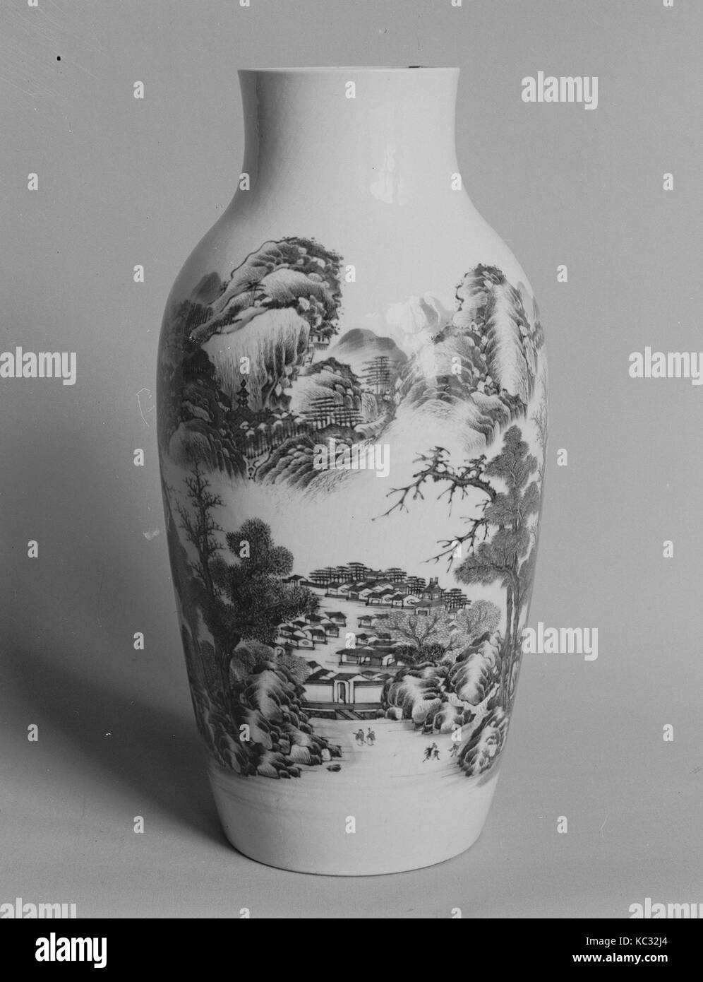 Qianlong dynasty vase hires stock photography and images Alamy