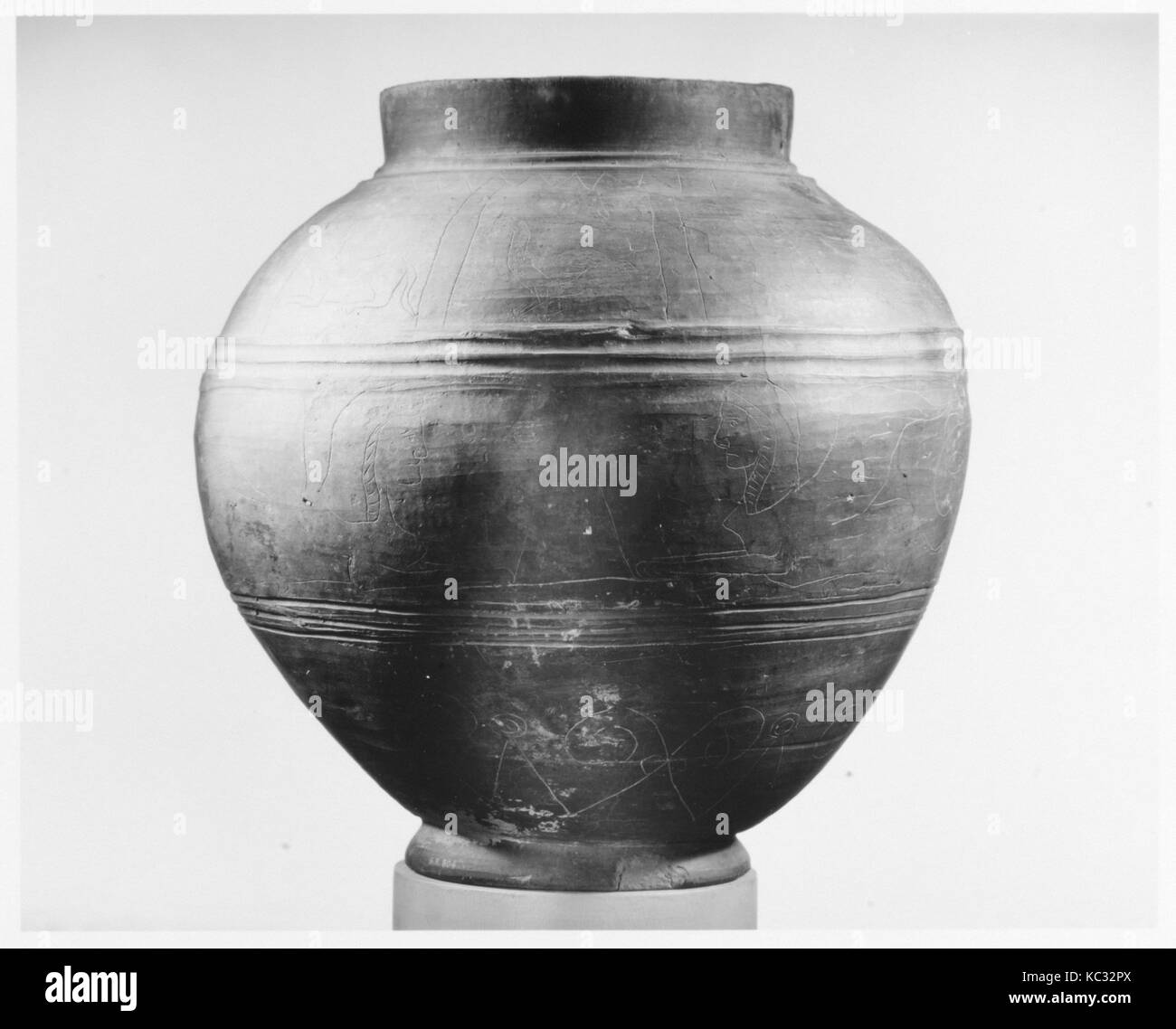 Etruscan vases Black and White Stock Photos & Images - Alamy