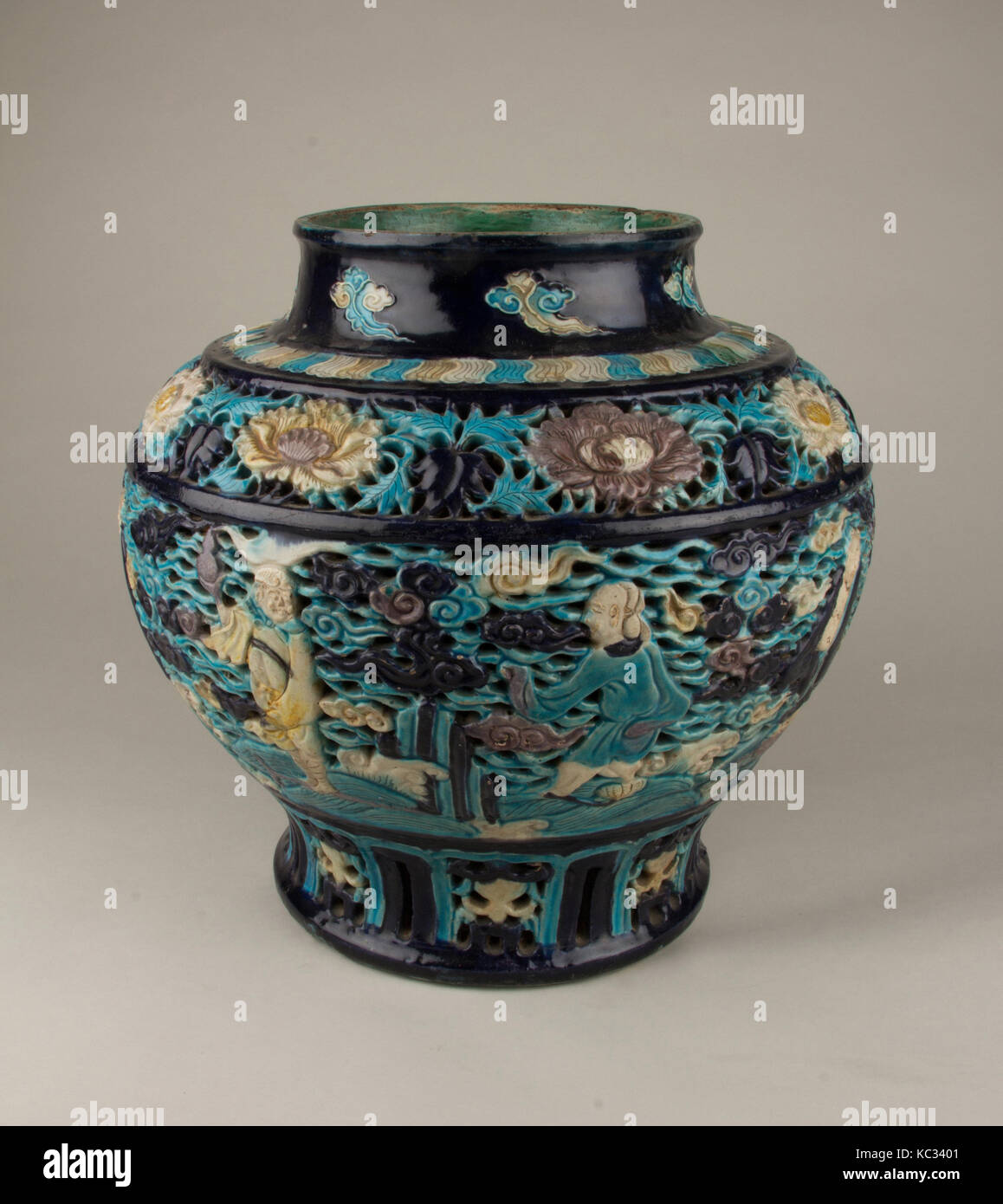 Ming dynasty pottery hires stock photography and images Alamy