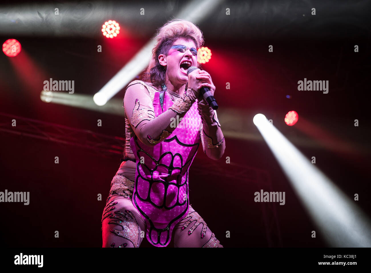 Peaches Musician Hi res Stock Photography And Images Alamy