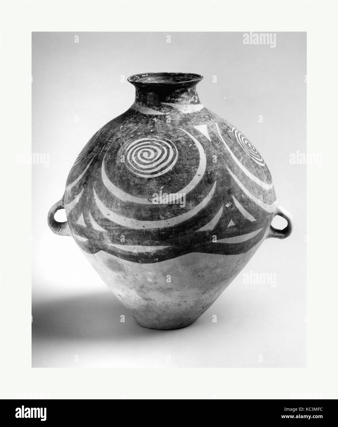 Jar with Spiral Decoration, Machang type (ca. 2350–2050 B.C Stock Photo