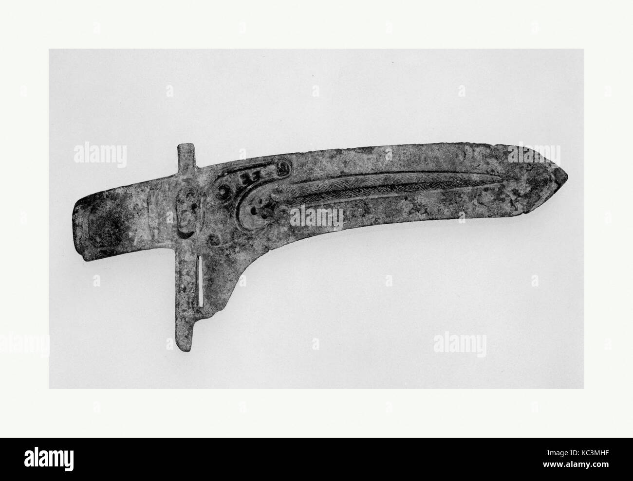 西周青銅戈, Dagger-Axe, Western Zhou dynasty (1046–771 B.C.), 10th–9th century B.C., China, Bronze, H. 9 1/4 in. (23.5 cm), Metalwork Stock Photo