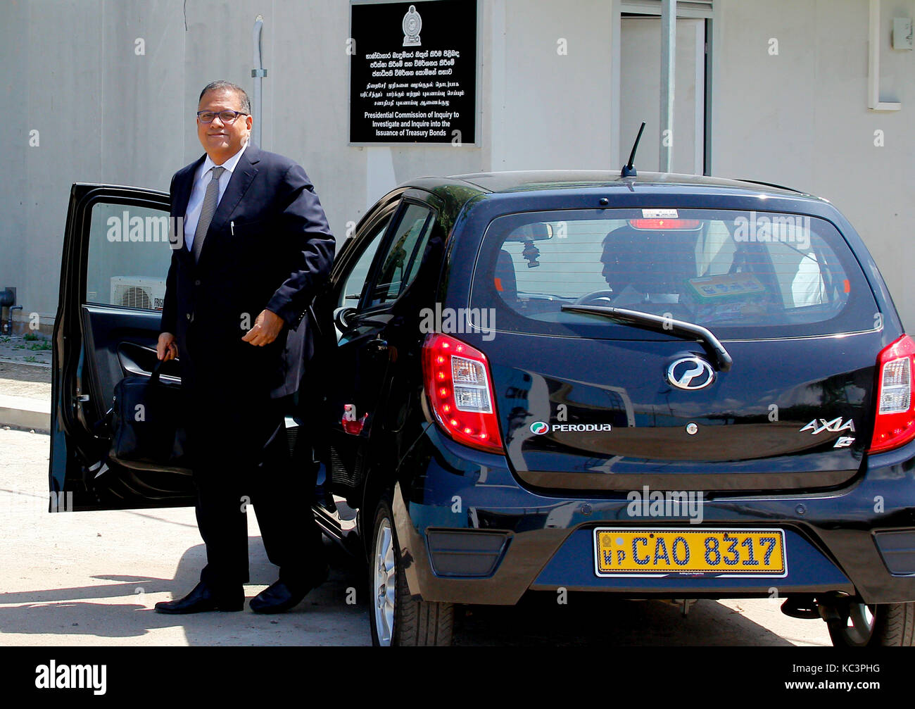 Arjuna Mahendran, governor of the Central Bank of Sri Lankaarrives at the Presidential Commission of Inquiry to Investigate and Inquire into Issu Stock Photo
