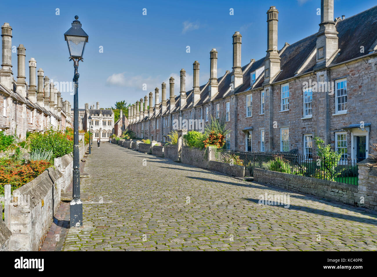 WELLS CITY SOMERSET ENGLAND CATHEDRAL VICARS CLOSE THE OLDEST MEDIEVAL RESIDENTIAL STREET IN EUROPE Stock Photo