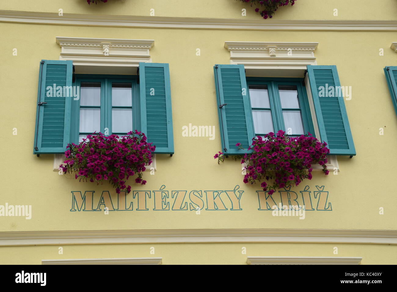 Thermal windows hi-res stock photography and images - Alamy