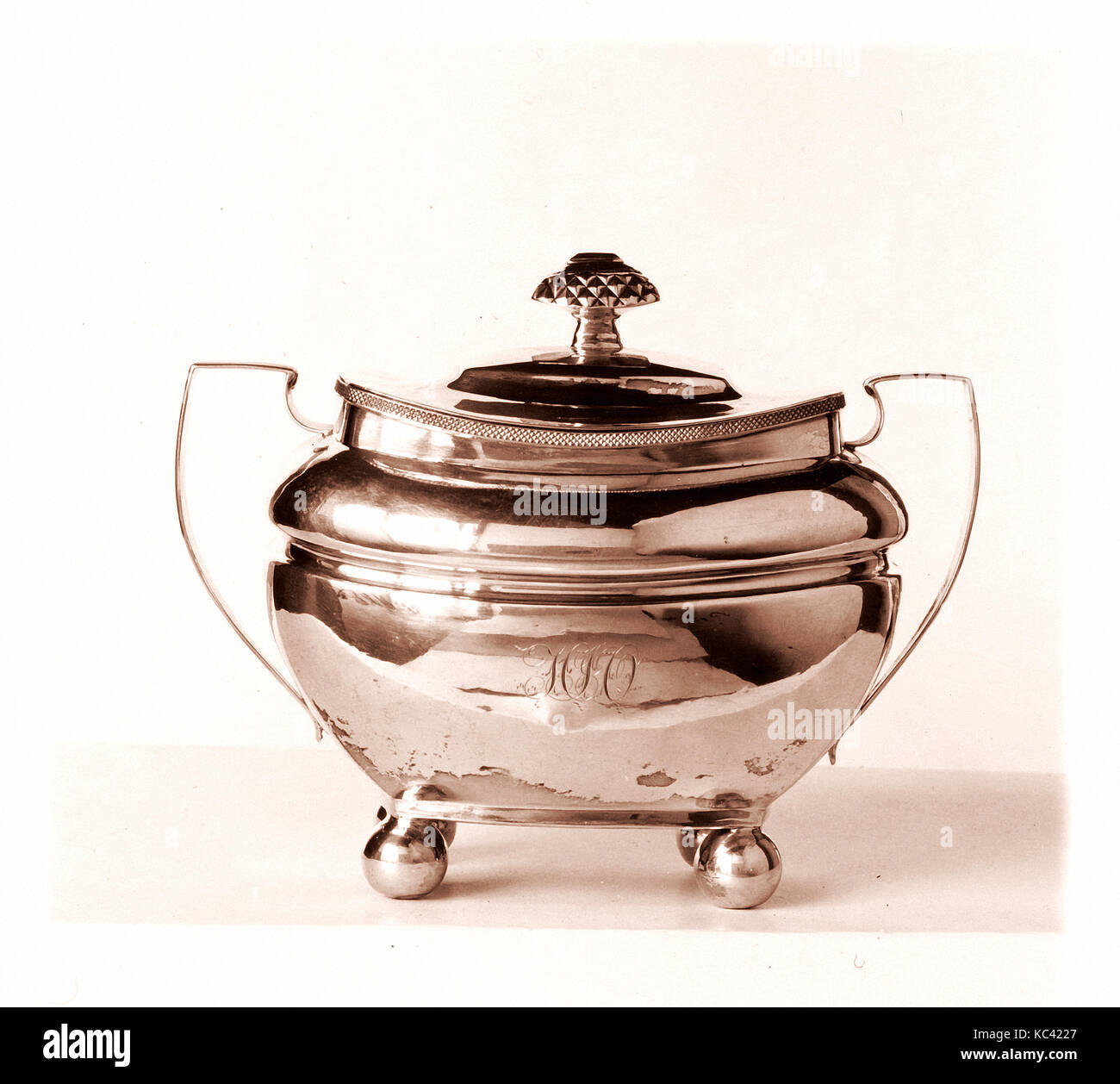Sugar Bowl, ca. 1810, Made in New York, New York, United States, American, Silver, Overall: 6 1/4 x 8 x 4 15/16 in. (15.9 x 20.3 Stock Photo