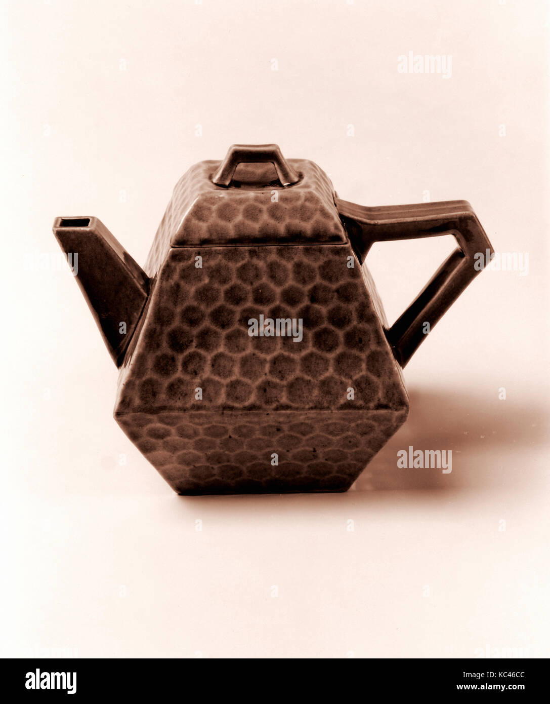 Teapot, 187983, Made in Chelsea, Massachusetts, United States