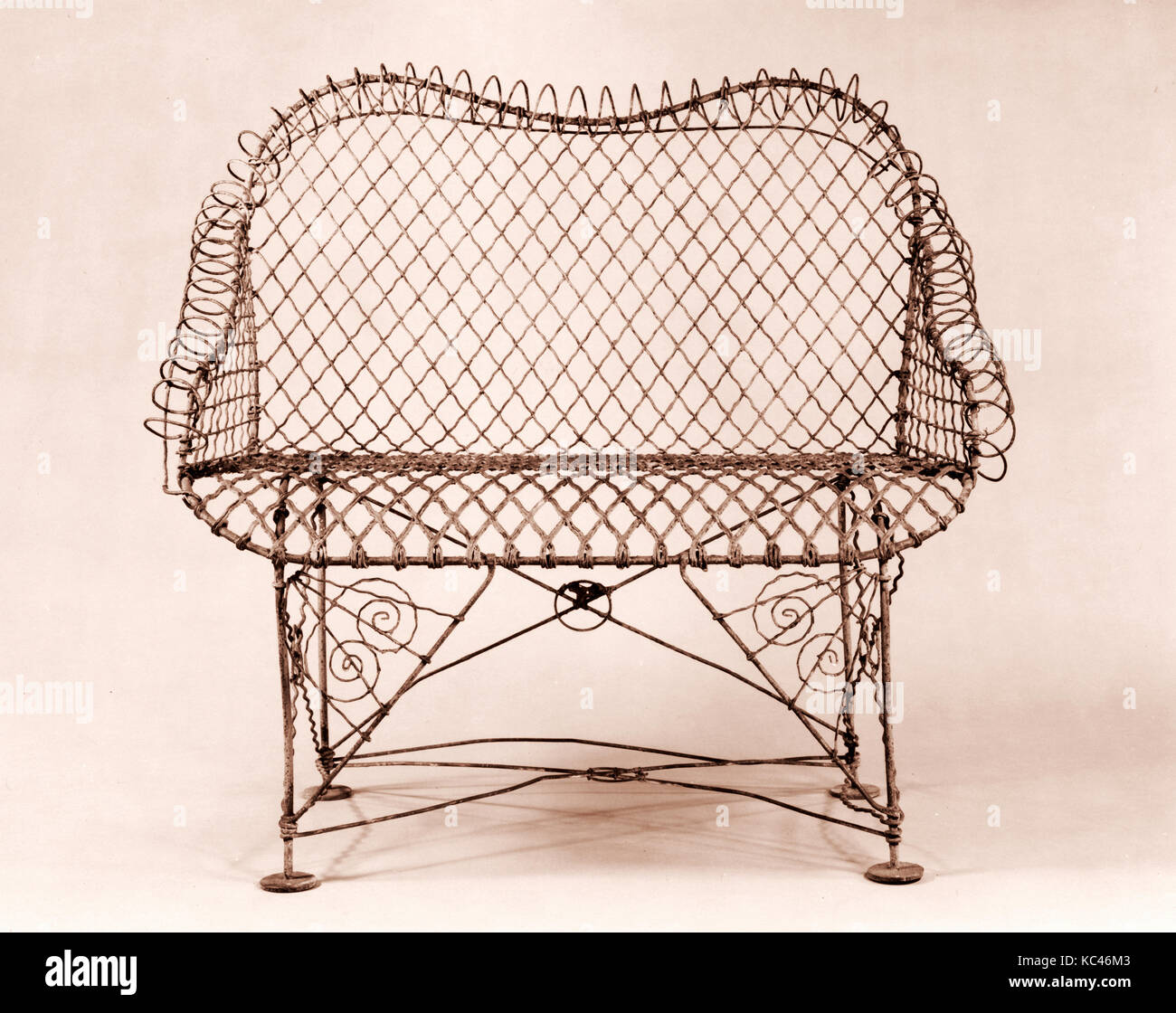 Cast iron furniture hires stock photography and images Alamy