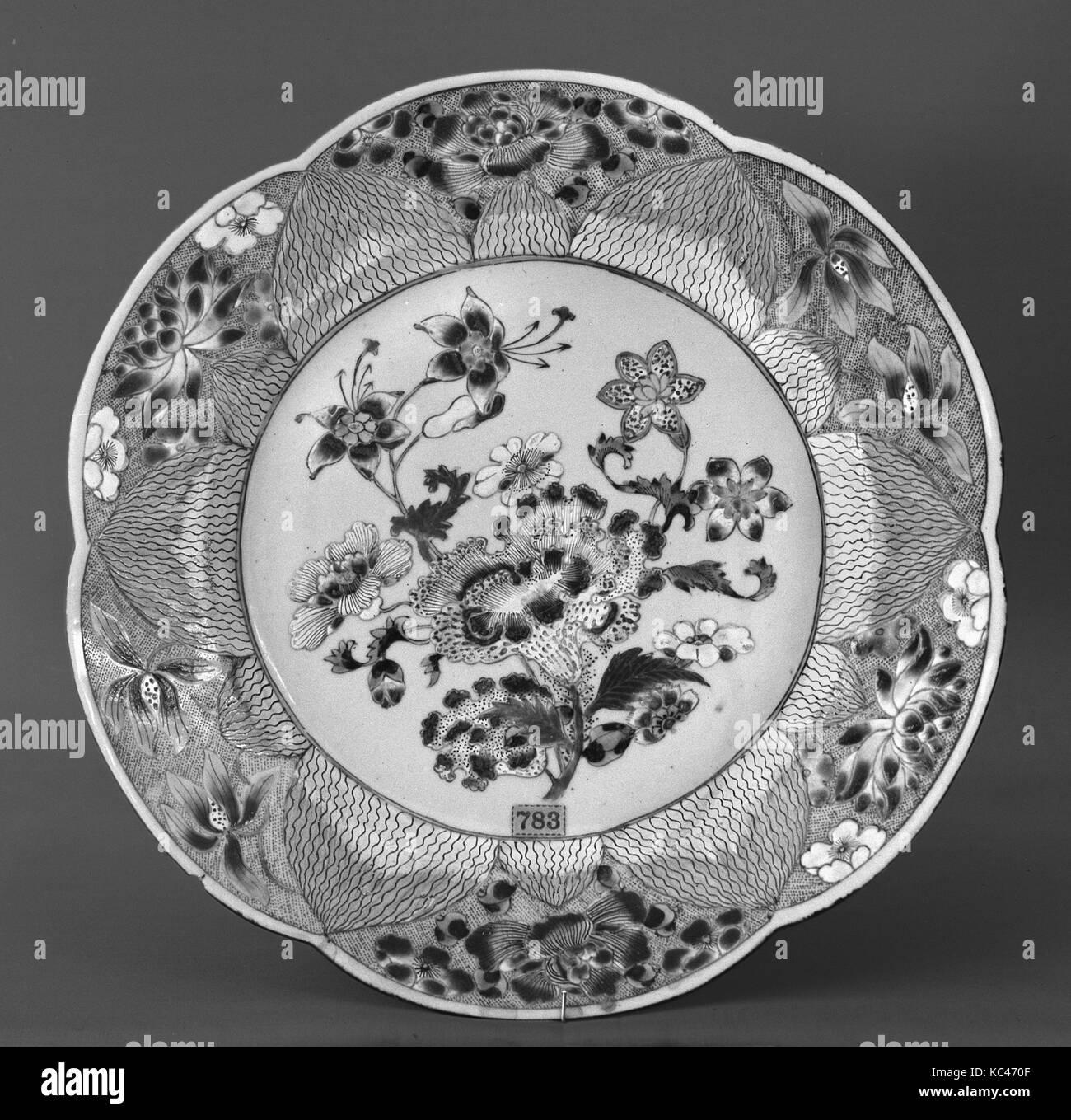 Plate, Qing dynasty (16441911), Qianlong period (173695), China