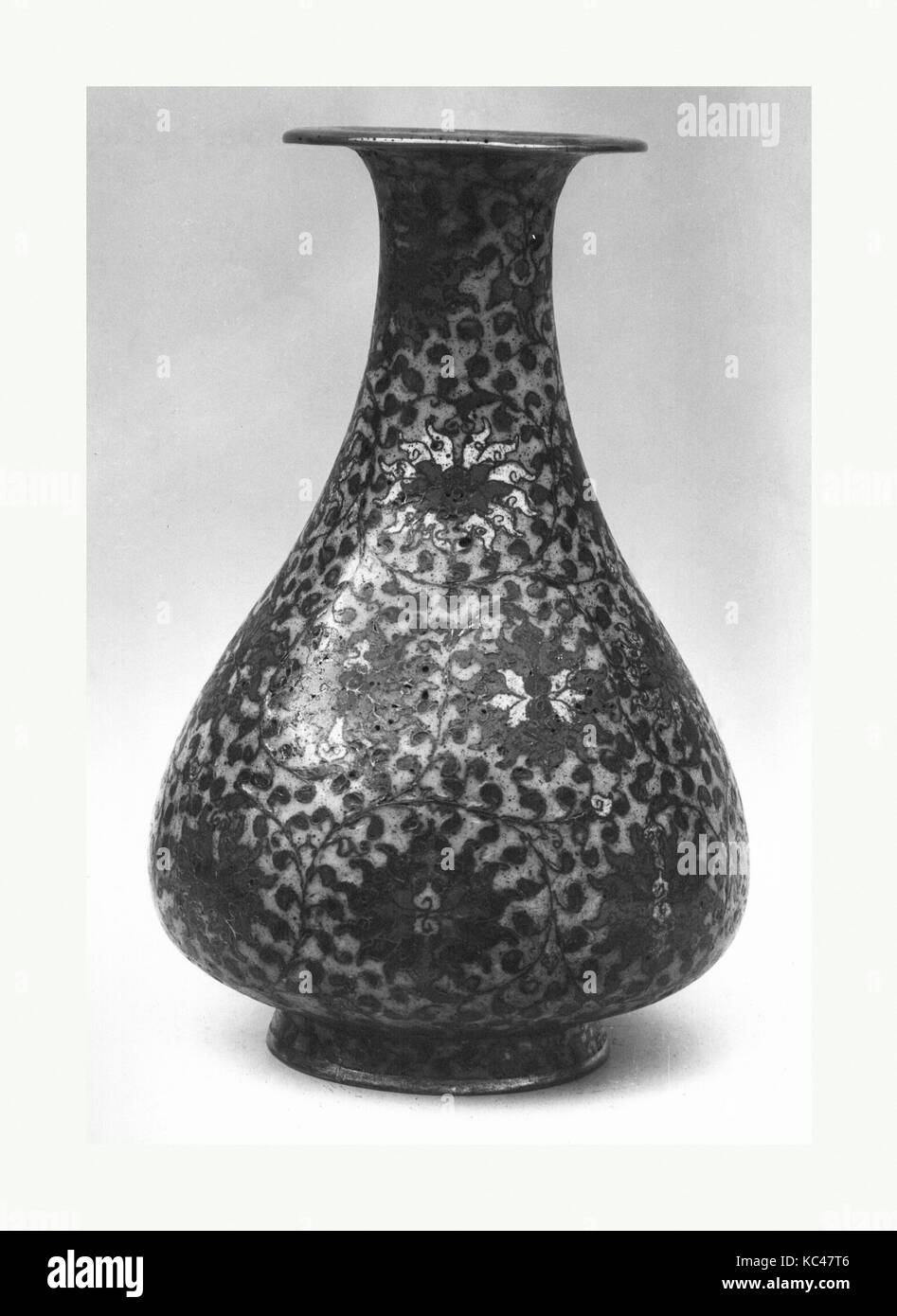 Vase, Ming dynasty (13681644), China, Cloisonné enamel on copper, H. 9