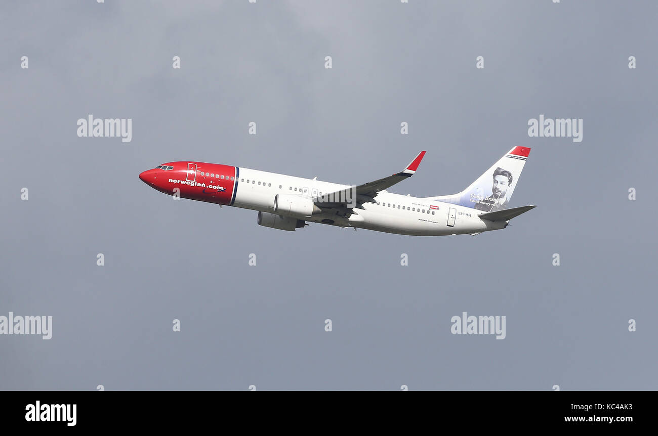 Norwegian Boeing 737-8JP  EI-FHR takes off from Gatwick Airport Stock Photo