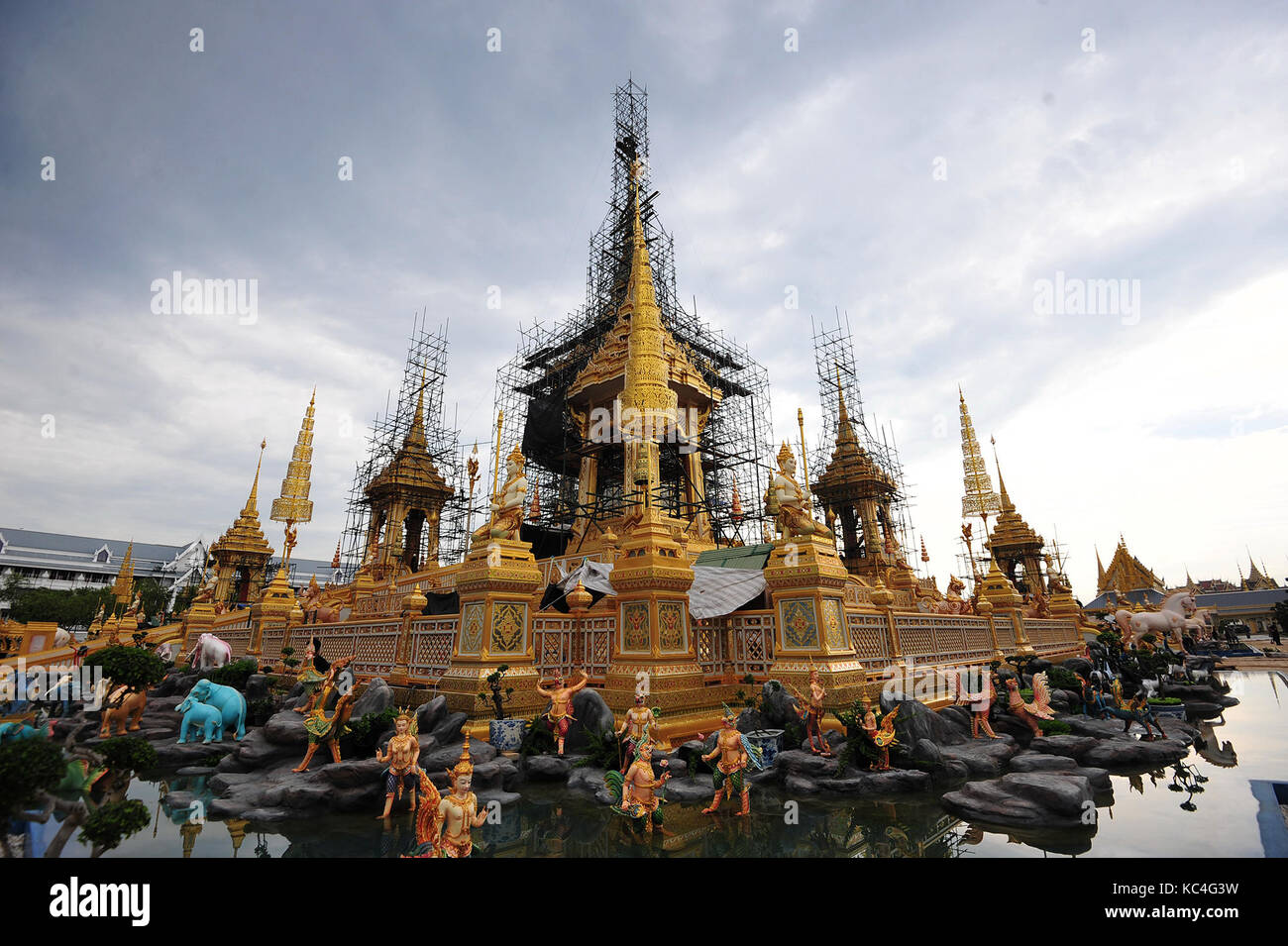 Bangkok. 2nd Oct, 2017. This photo taken on Oct. 2, 2017 shows the construction site of the royal crematorium for the late Thai King Bhumibol Adulyadej in Bangkok, Thailand. A royal funeral for Thailand's late King Bhumibol Adulyadej is scheduled in late October. Credit: Rachen Sageamsak/Xinhua/Alamy Live News Stock Photo