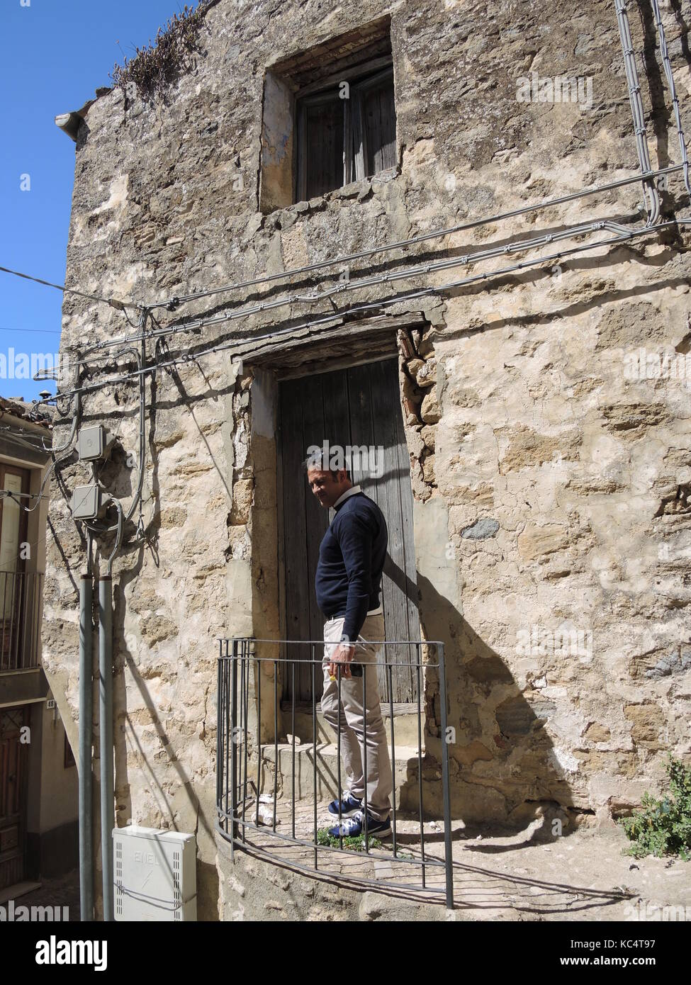 Gangi, Italy. 20th Sep, 2017. Alessandro Cilibrasi of the estate agency