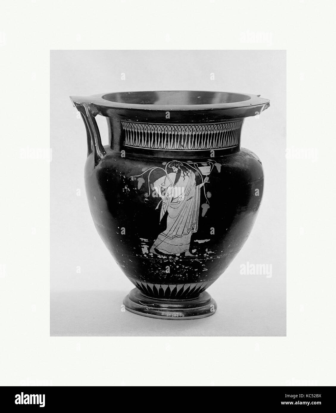 Terracotta column-krater (bowl for mixing wine and water), ca. 500 B.C Stock Photo