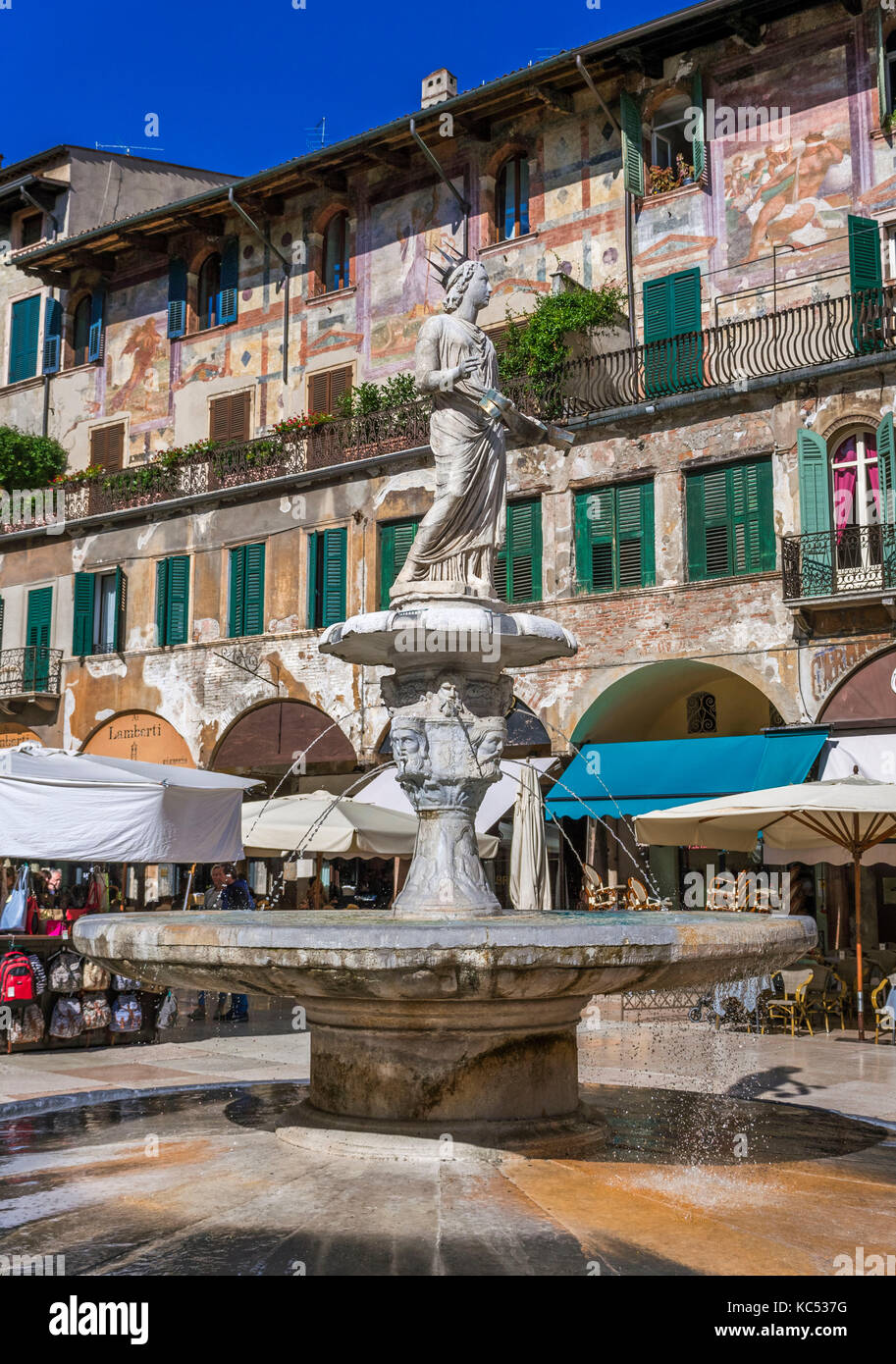 Piazza delle Erbe square with the fountain of the Madonna and casa mazzanti, Verona, Veneto, Veneto, Italy, Europe Stock Photo