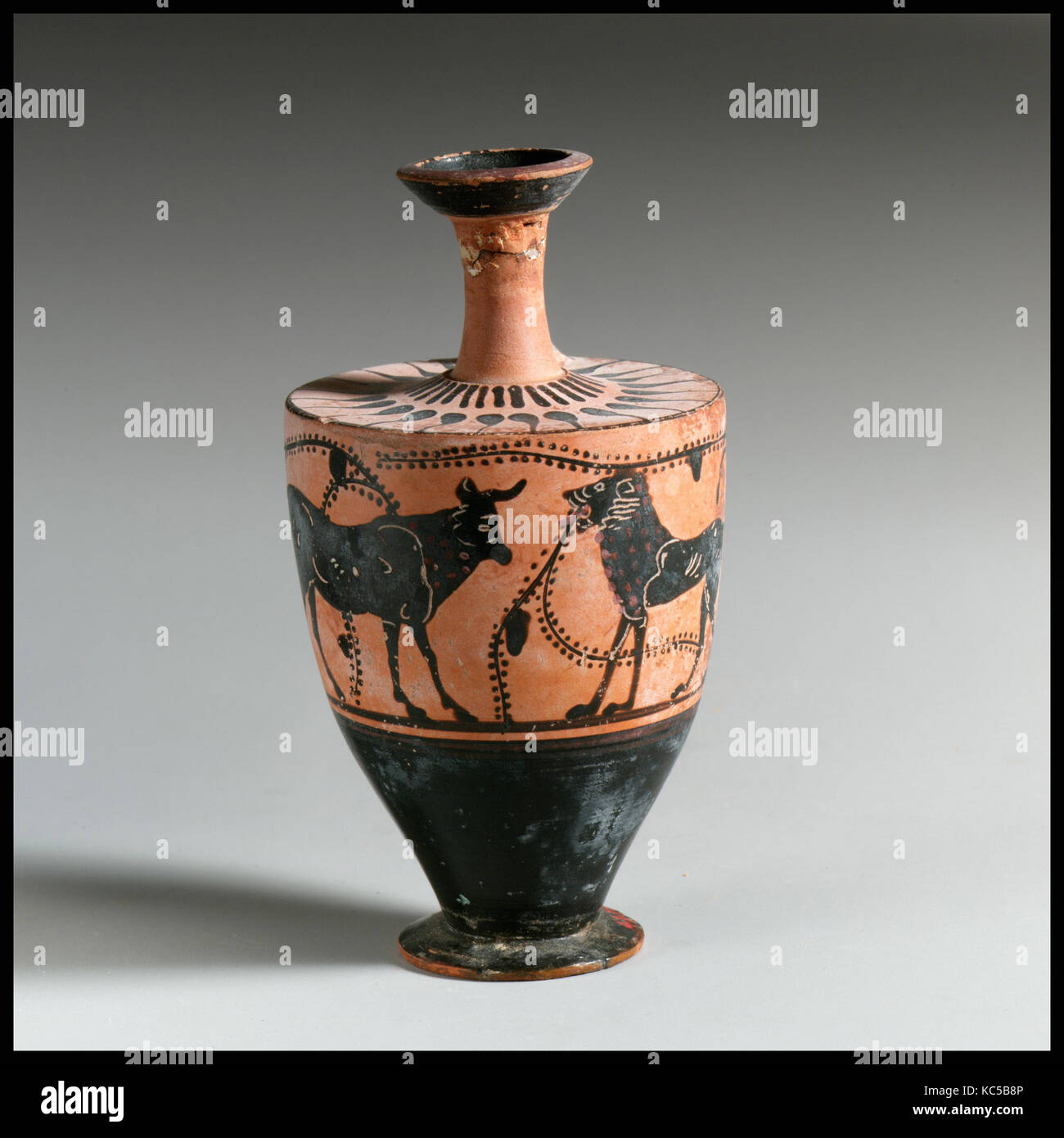 Lekythos, Late Archaic, early 5th century B.C., Greek, Attic, Terracotta; black-figure, H. 4 9/16 in. (11.5 cm), Vases, Bull Stock Photo