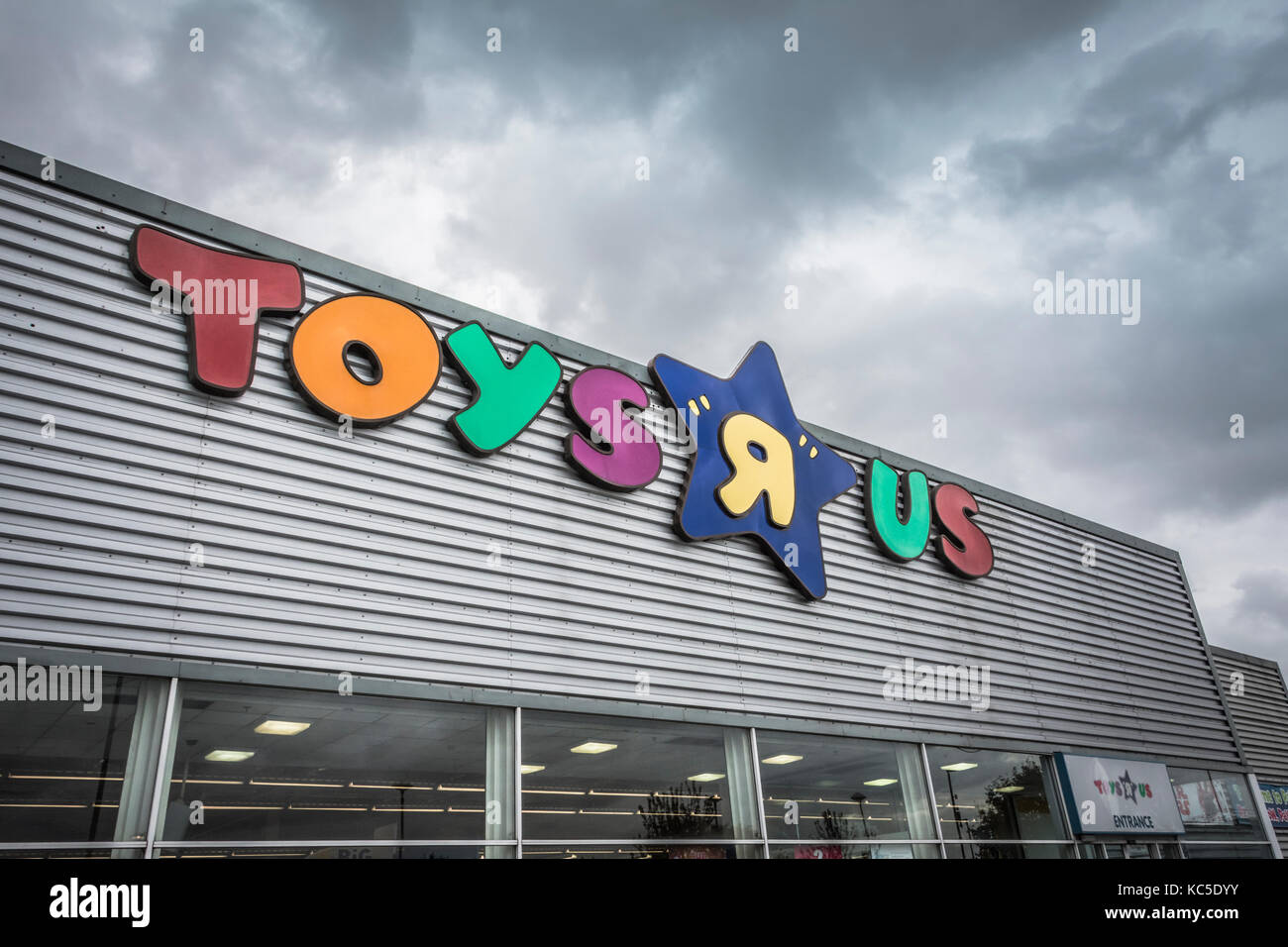 Toys r us london hires stock photography and images Alamy