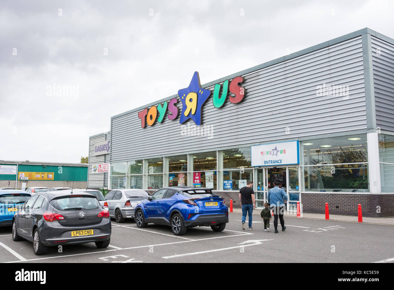 The Toys R US Bulls Bridge Industrial Estate store on Hayes Road, Hayes