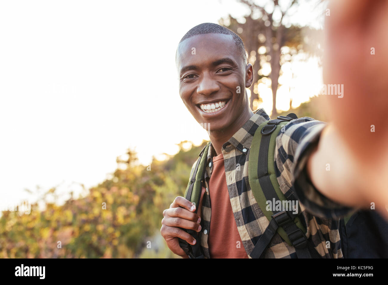 African american outdoors hiking hi-res stock photography and images ...
