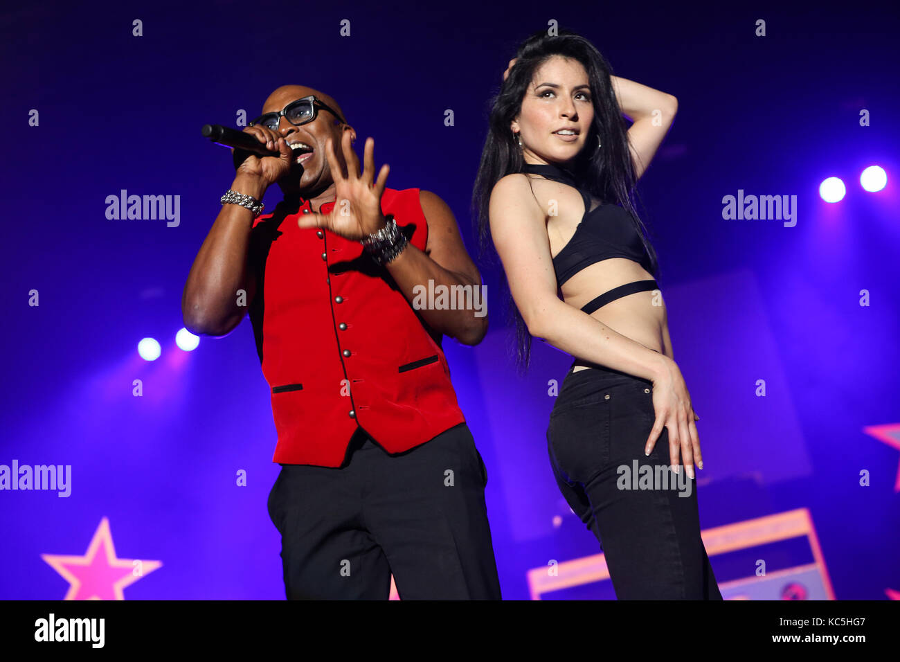 Haddaway (civil name Alexander Nestor Haddaway), Trinidadian-German singer performs his 90s Eurodance hit 'What is love' (here with female dance) at 90er Party Arena Wetzlar (party with mainly Eurodance-stars from the 90s), Rittal-Arena, Wetzlar, Germany, 30th September, 2017. Credit: Christian Lademann Stock Photo