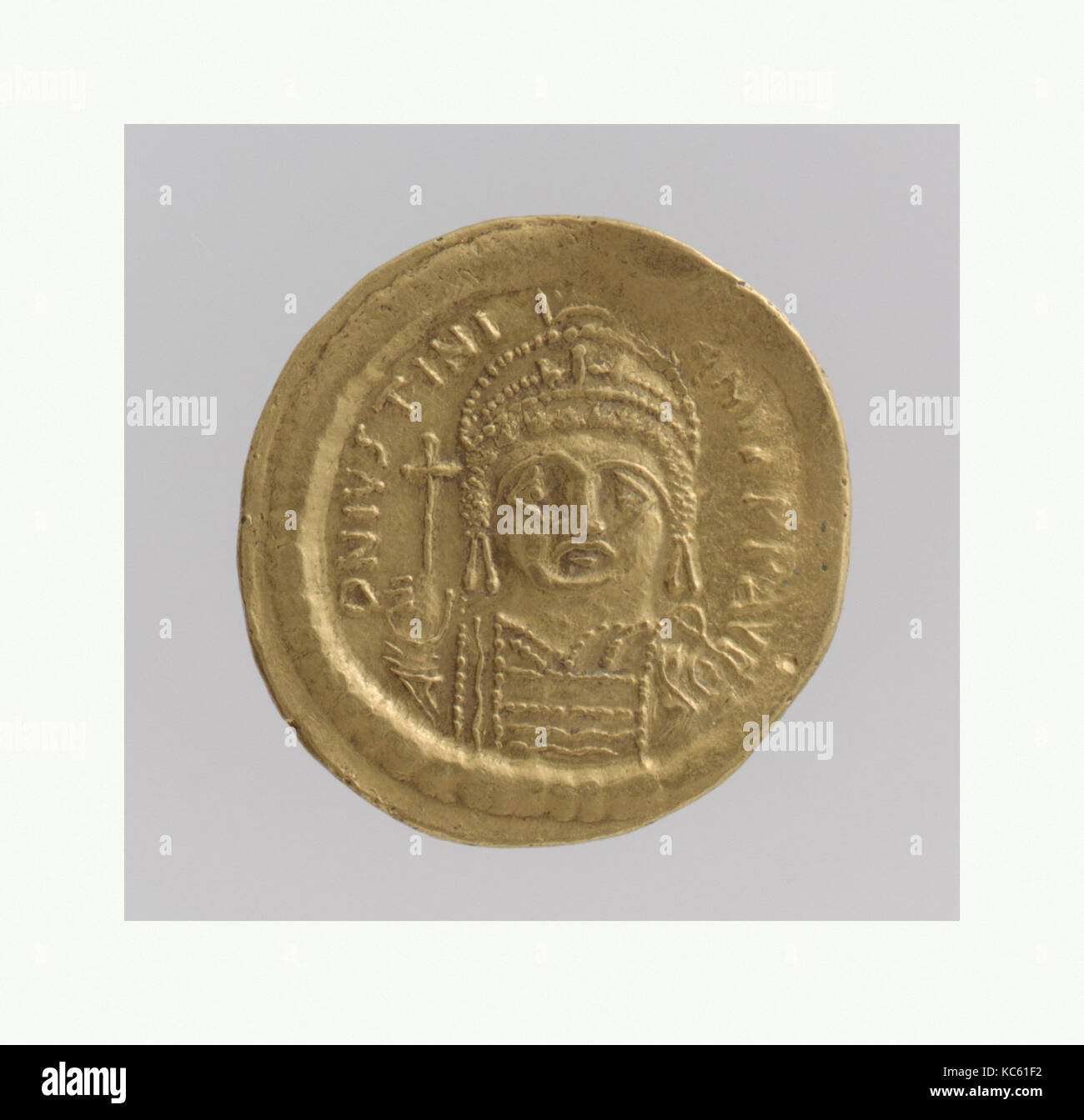Gold Solidus of Justinian I (527–65), 538–565, Made in Constantinople, Byzantine, Gold, Overall: 3/4 x 1/16 in. (1.9 x 0.1 cm Stock Photo