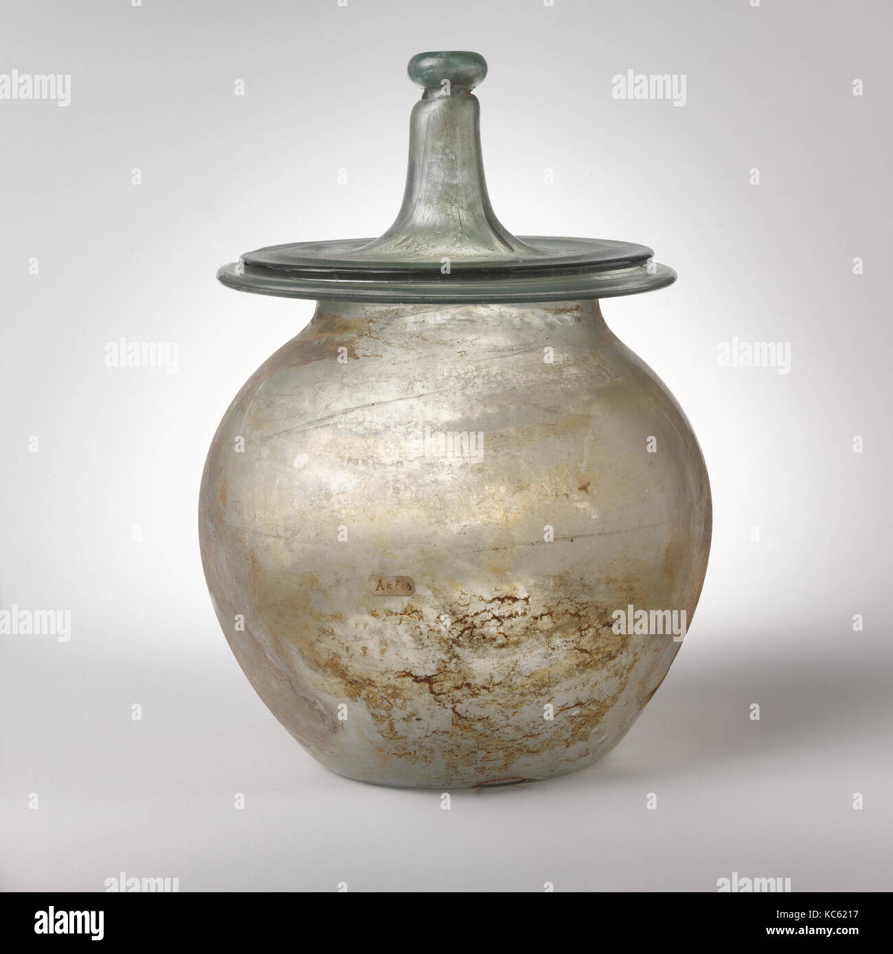 Glass cinerary urn with lid, mid-1st–2nd century A.D Stock Photo
