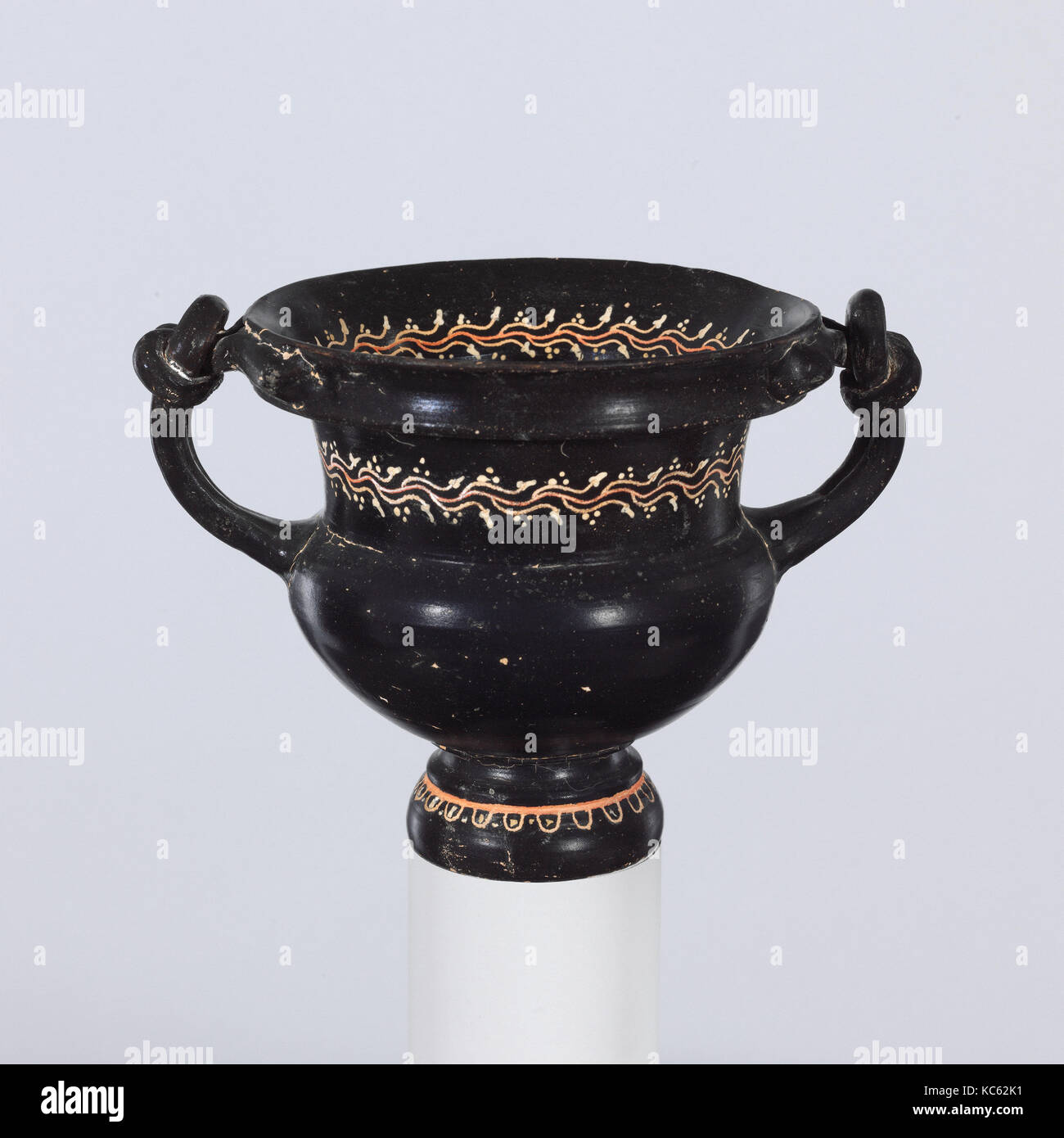 Terracotta kantharos (drinking cup), ca. 330–300 B.C Stock Photo
