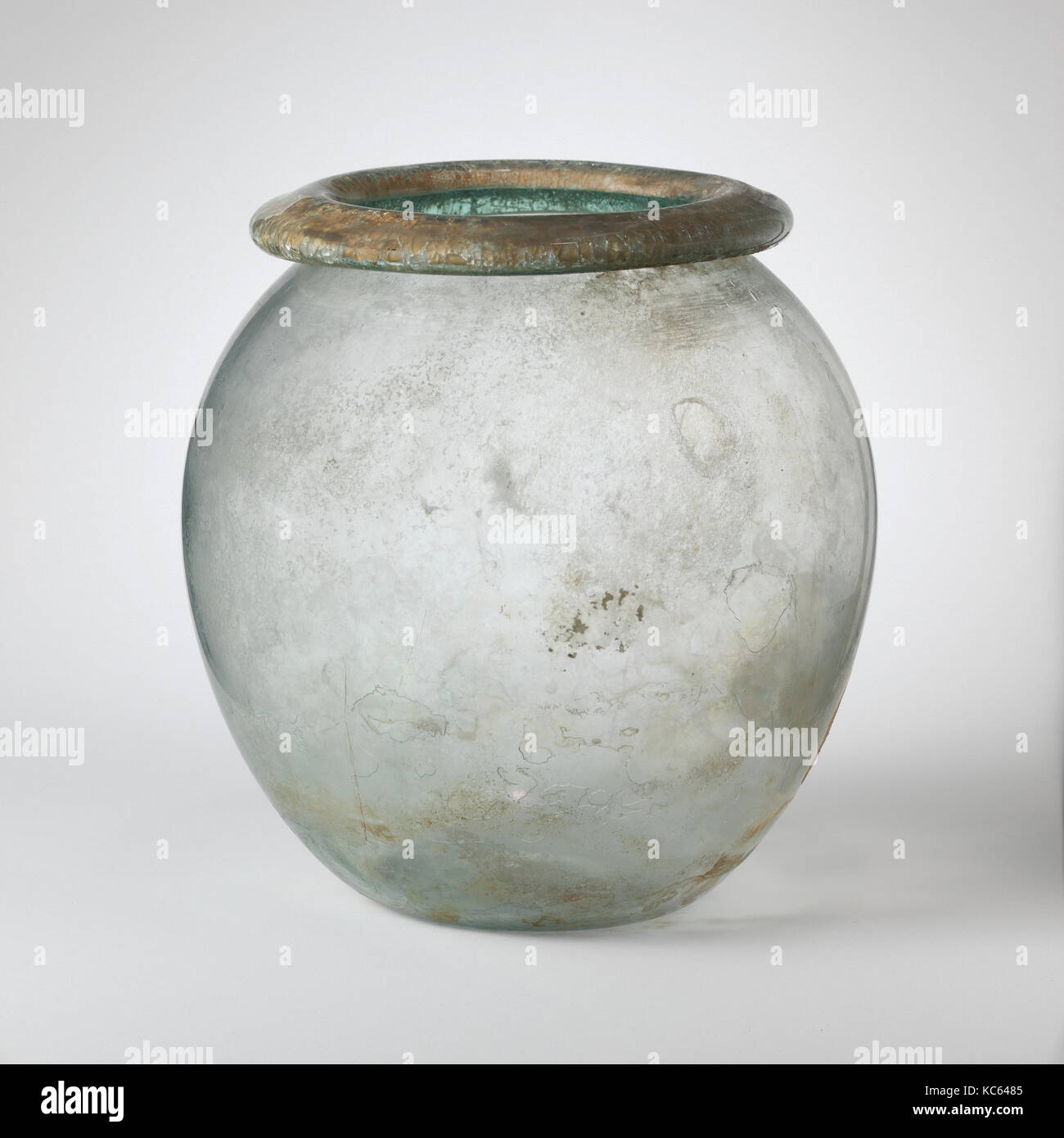 Glass cinerary urn (olla), mid-1st–mid 2nd century A.D Stock Photo
