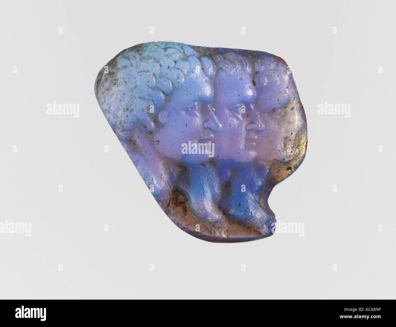 Cameo with portrait heads hi-res stock photography and images - Alamy