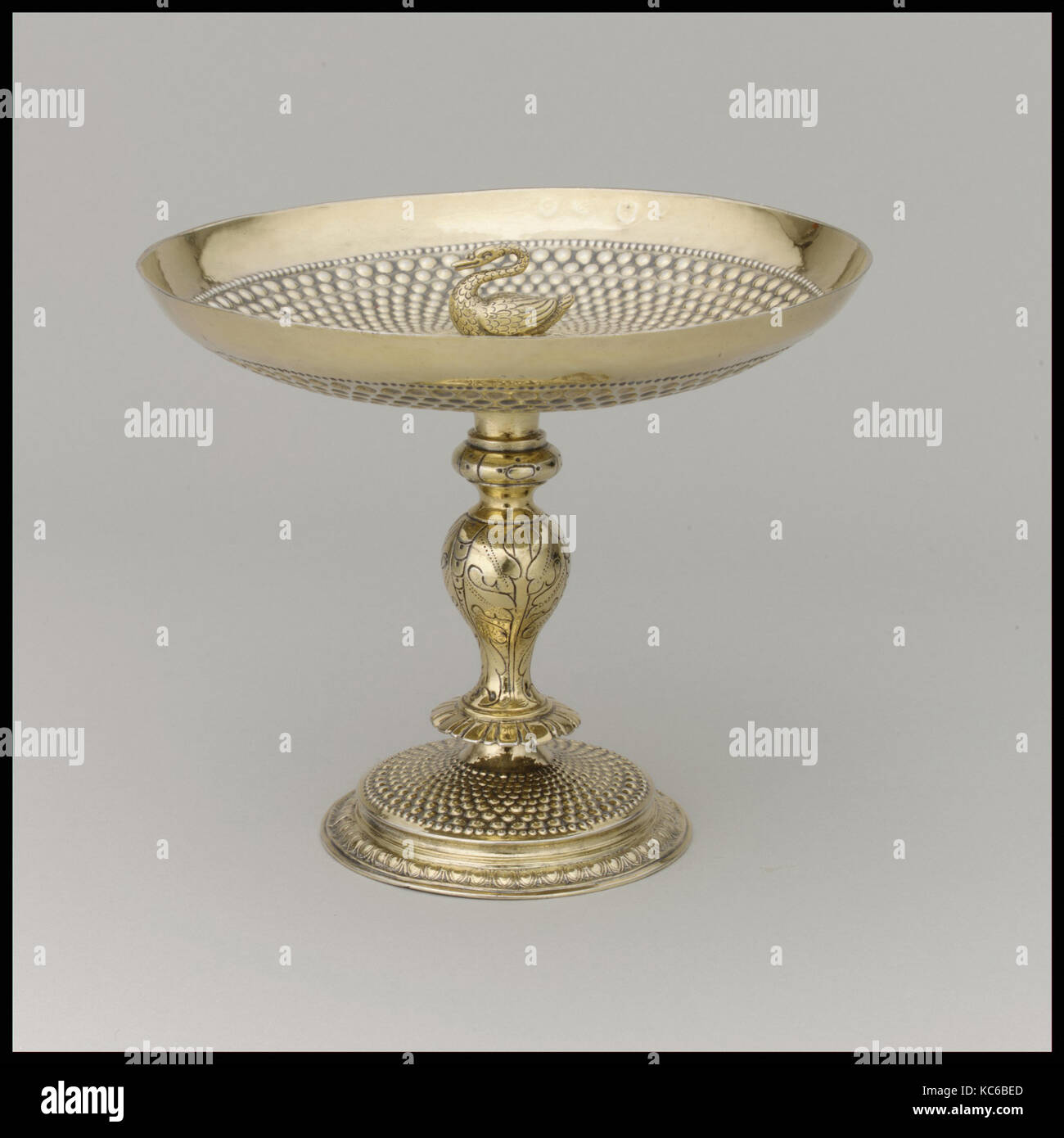 Gilt tazza hi-res stock photography and images - Alamy