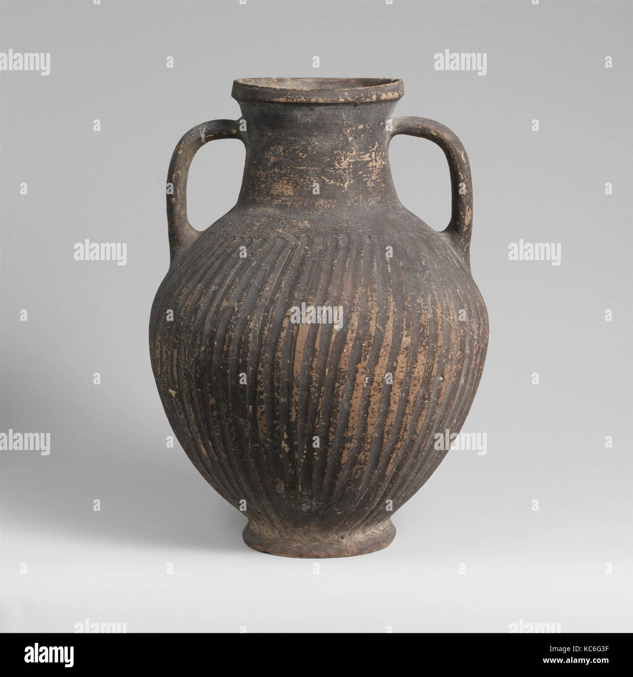 Terracotta amphora (jar), Cypro-Geometric I, 1050–950 B.C., Cypriot, Terracotta, H. 9 15/16 in. (25.3 cm), Vases, The dark slip Stock Photo