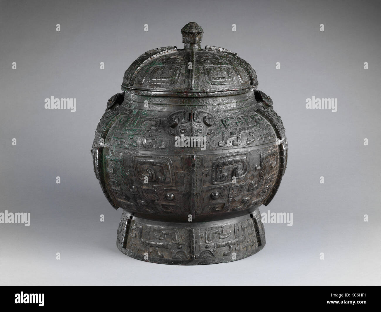 西周青銅瓿（銘文后刻）, Wine Container (Pou), 13th century B.C
