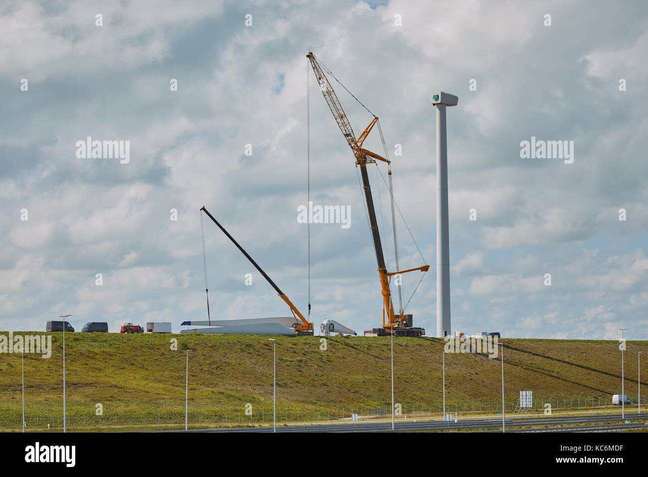 Wind tubines constuction Stock Photo - Alamy