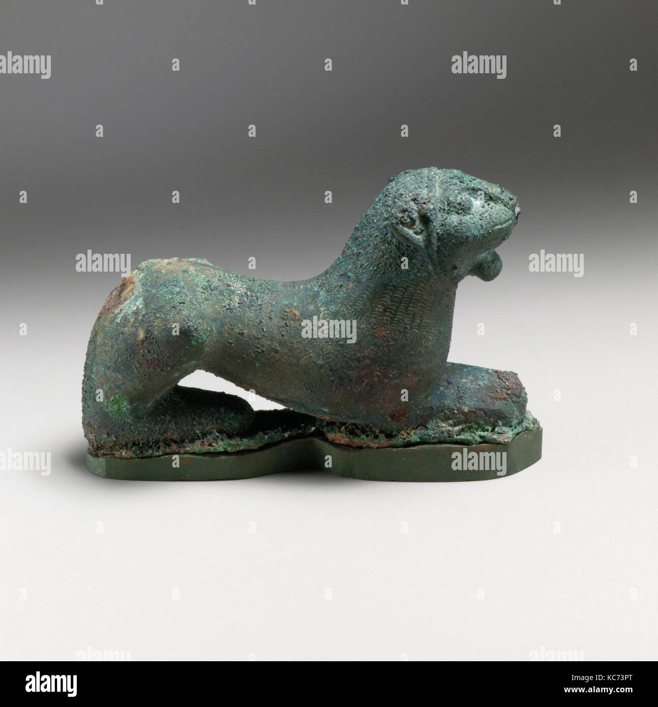 Pair of bronze statuettes of a lion and a doubleheaded lion, ca. 550