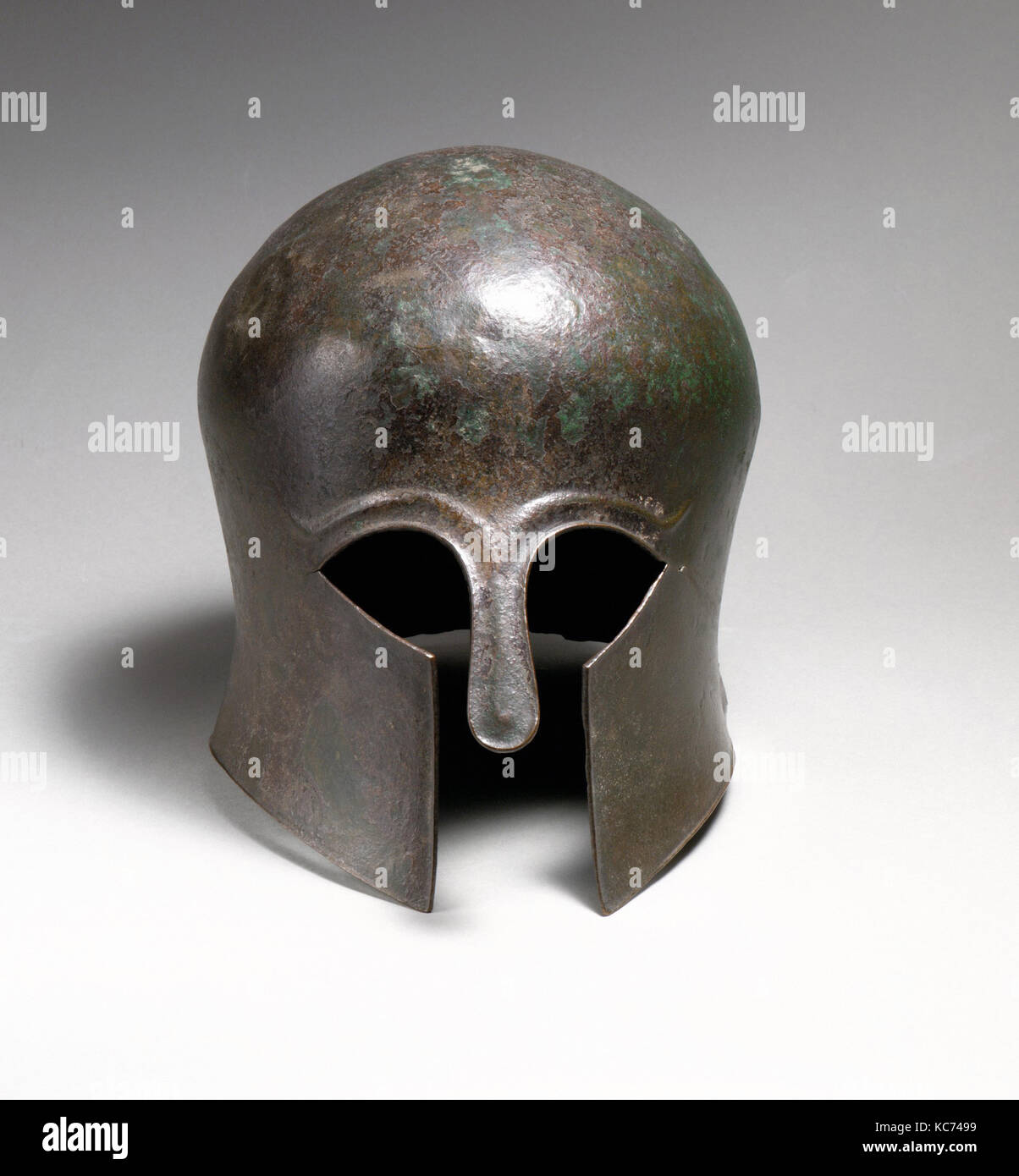 Corinthian helmet 6th century hi-res stock photography and images - Alamy